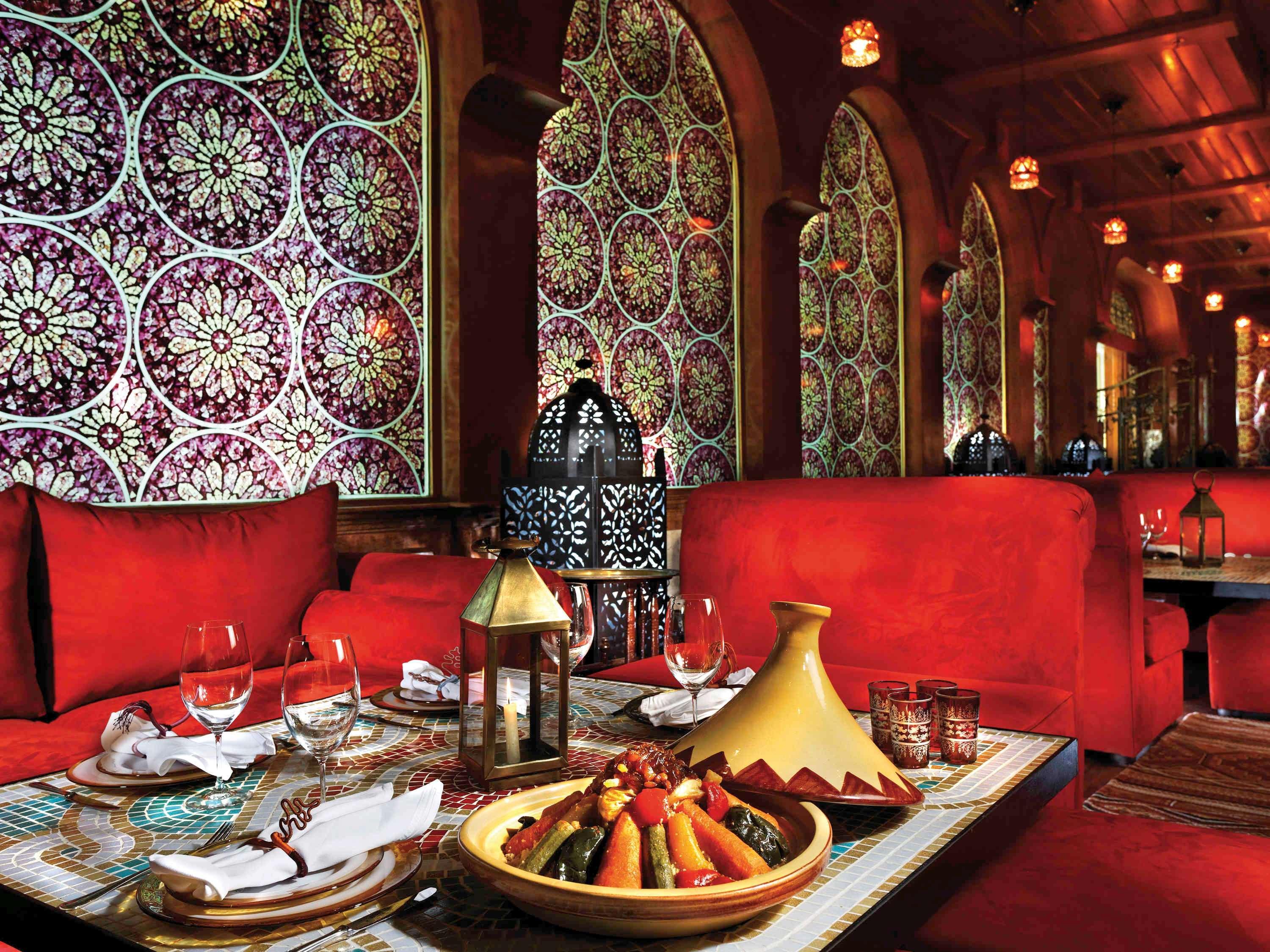 Moevenpick Hotel Cairo - Media City Giza Exterior photo Restaurant in Dubai